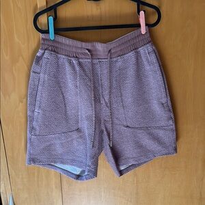 Men’s small Lululemon Textured Mauve Shorts